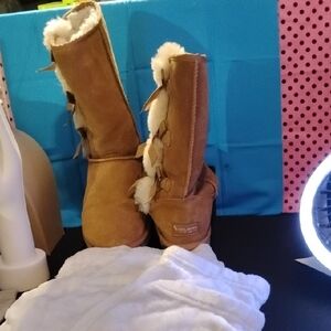 Koolaburra Tan Shearling Boots& Fuzzy White Pants